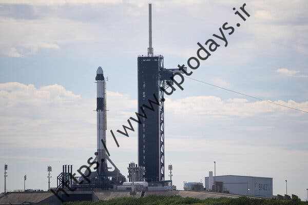 موشک فالکون 9 اسپیس ایکس روز چهارشنبه به محل پرتاب منتقل شد.