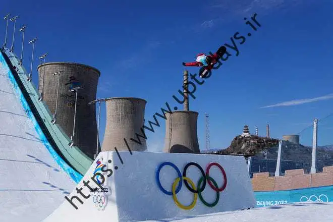 مکس پارو از کانادا در مسابقات مقدماتی اسنوبرد مردان در پکن شرکت می کند.